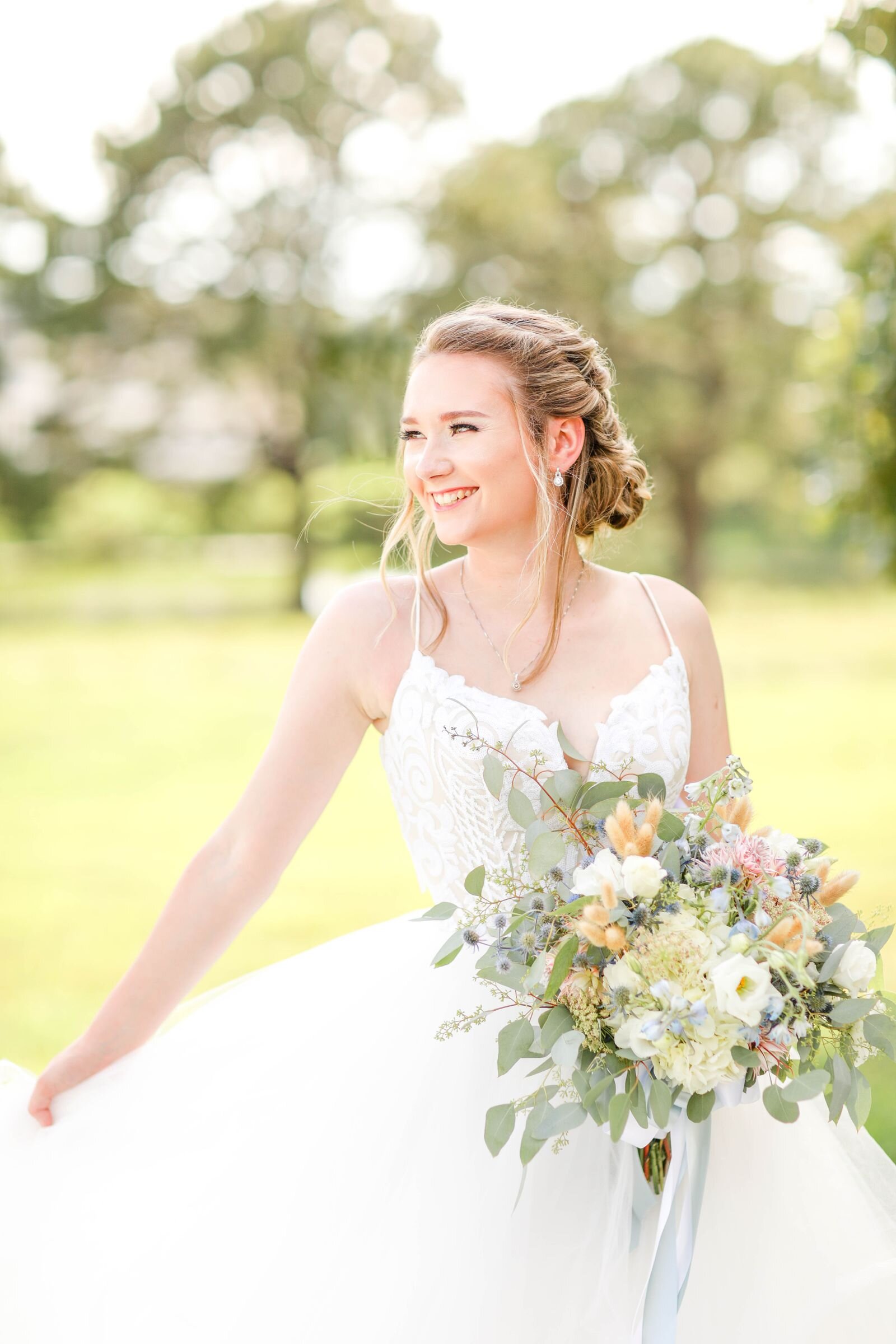 missouri_barn_wedding_spring_blue_venue_photographer_videographer_photo_engagement_stl_st_james_nature_red_oak_valley_owensville_natural_light_photography_image_photos_mo_farm_barn_outdoor_st_james_mo_light_southern_bright_cheerful_0098.jpg