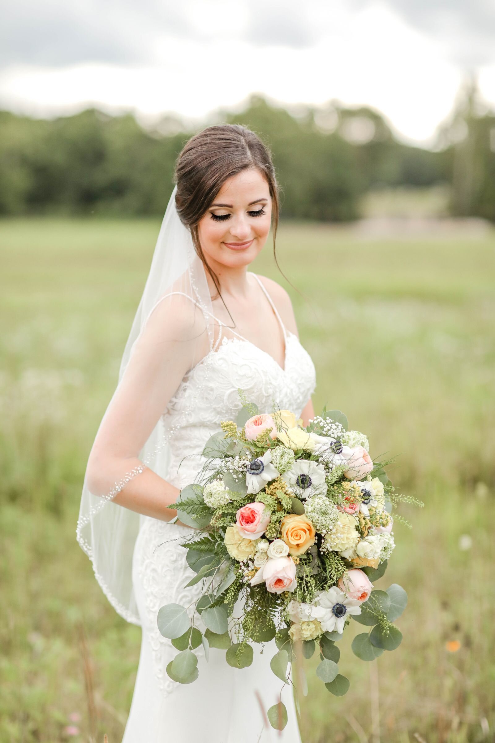missouri_barn_wedding_summer_yellow_venue_photographer_videographer_photo_engagement_stl_st_james_nature_red_oak_valley_owensville_natural_light_photography_image_photos_mo_farm_barn_outdoor_st_james_mo_light_southern_bright_cheerful_0125.jpg