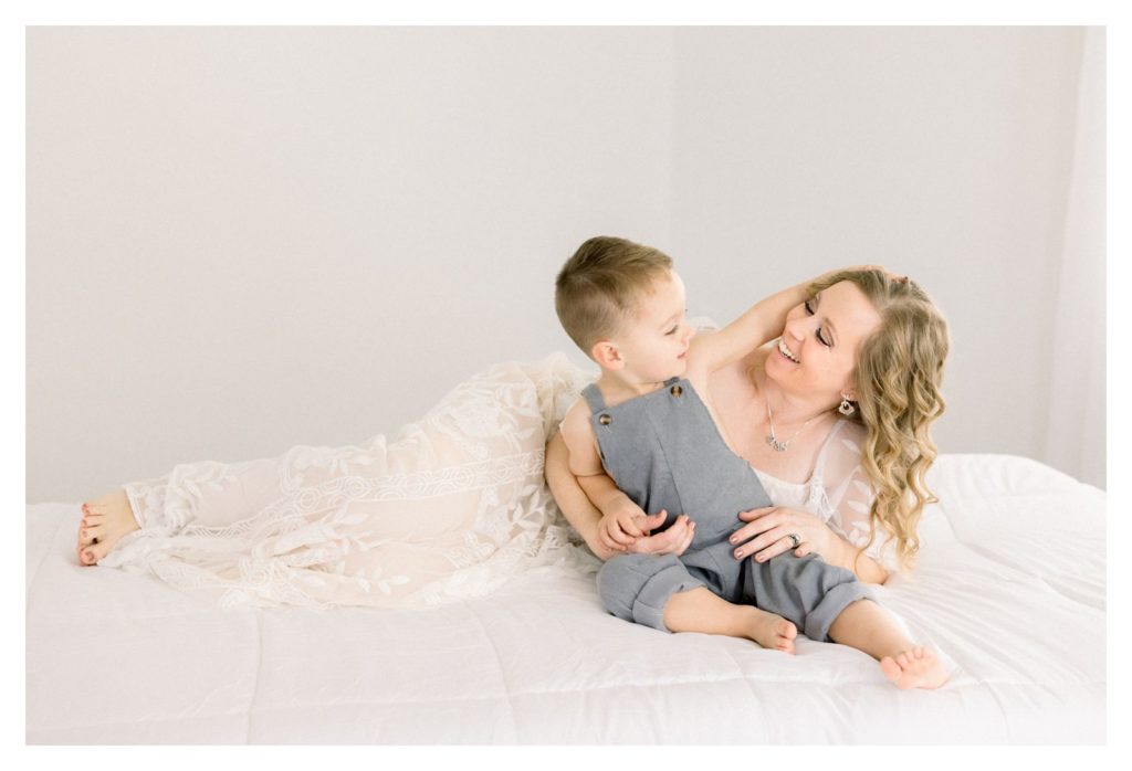 Mommy and me photoshoot by Jefferson cit y photographer haven hill studios. 