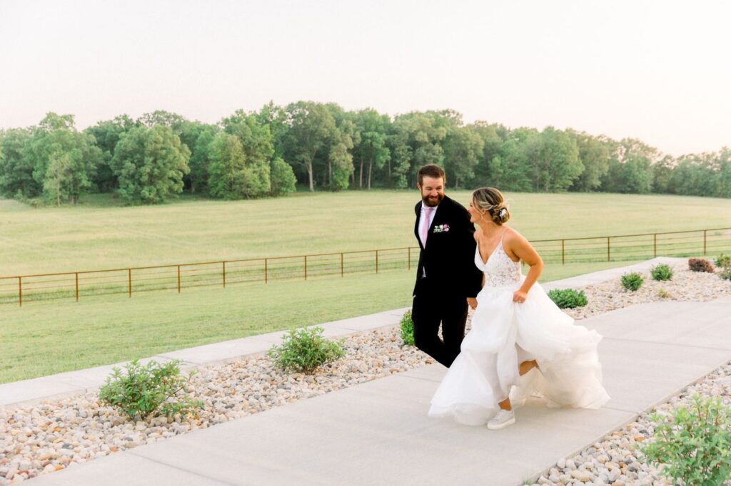 missouri_wedding_photographer_best_light_nature_flowers_outdoors_farm_white_barn_red_oak_valley_ownesville_mo_videography_photography_dress_inspo_ideas_near_me_find_bright_pink_colorful_summer_spring_haven_hill_studio_rolla