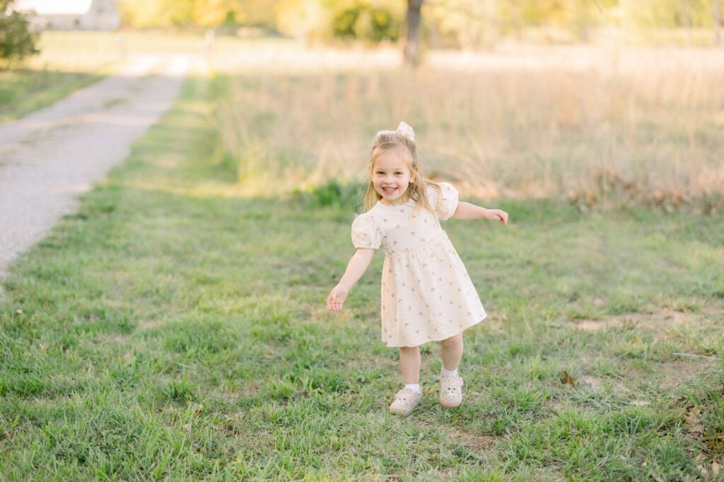 rolla_mo_photographer_best_missouri_family_maternity_newborn_full_service_makeup_dresses_outfits_printing_framing_baby_birthday_toddler_studio_indoor_milestone_photos_session_